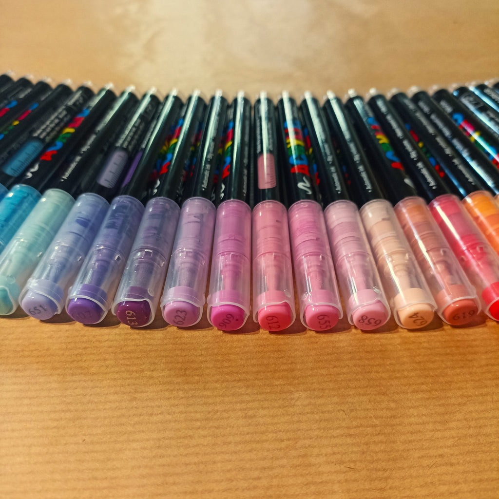 Marqueurs acryliques 12 à 360 couleurs - Mains Créatrices
