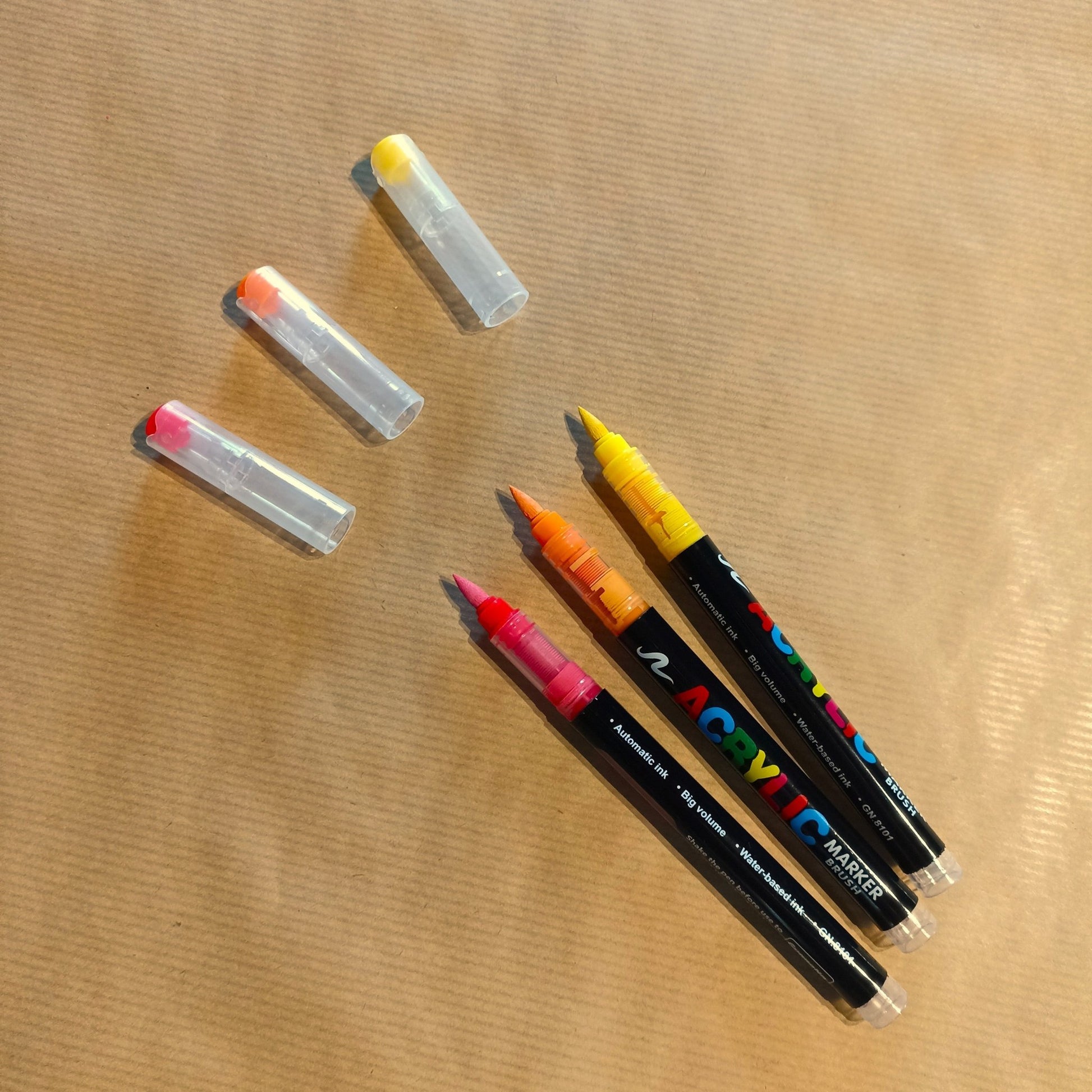 Marqueurs acryliques 12 à 360 couleurs - Mains Créatrices